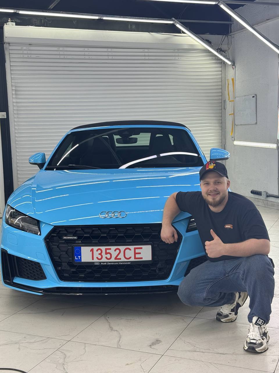 Audi TT голубая