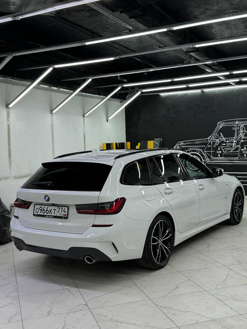 BMW 3 Touring белая