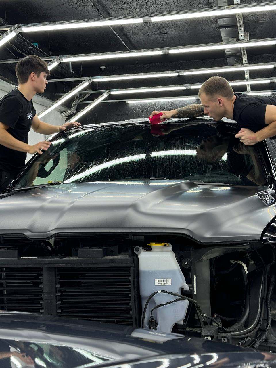 Процесс оклейки